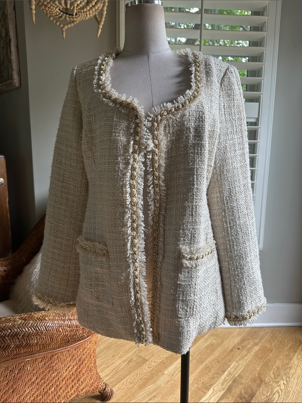 BOSTON PROPER WHITE TWEED BLAZER JACKET GOLD CHAIN 12